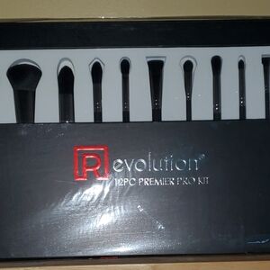 Omnia Brush Revolution 12-Piece Premier Pro Brush Kit